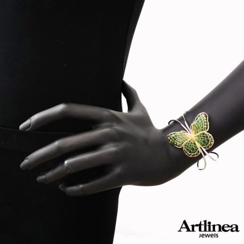 Kleines silbernes Schmetterlings-Armband mit handgemalter Emaille