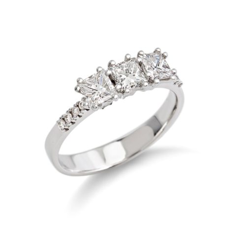 Trilogie-Ring mit Diamanten im Prinzessschliff