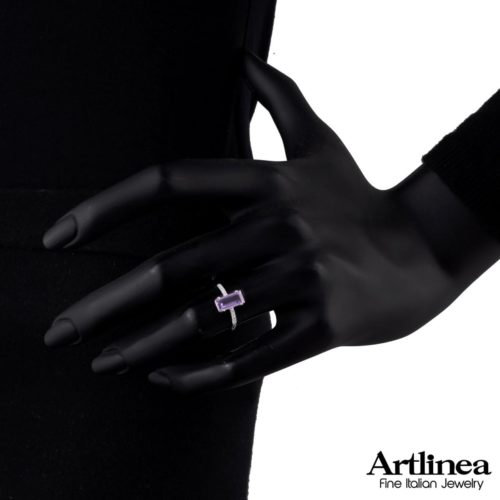 Goldring mit Diamanten und Edelsteinen