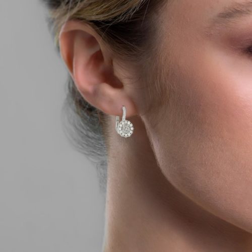 Blumenohrringe aus 18 kt Gold mit natürlichen weißen Diamanten